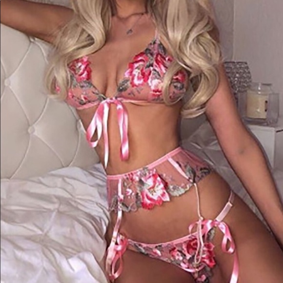 Sexy Pink Lingerie Set - Picture 2 of 2